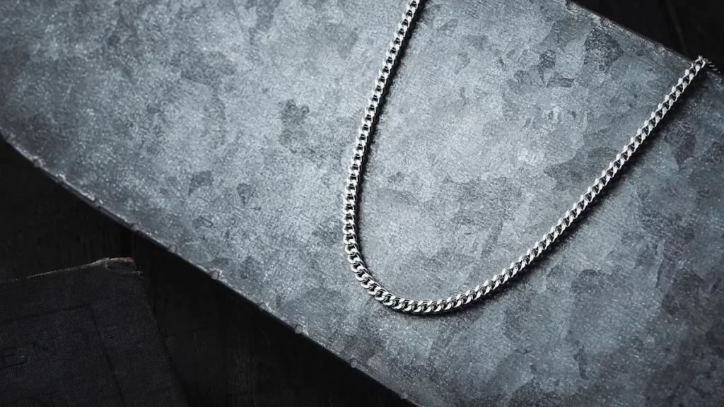 Stainless Steel vs Sterling Silver Which Chain Necklace Lasts Longer