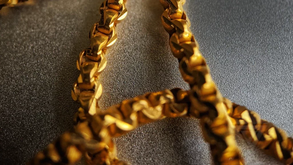 Gold Chains vs Other Metal Chains for Jewelry