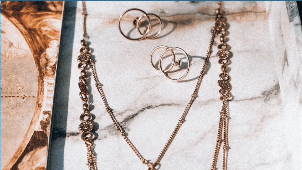 Double Loop Chain